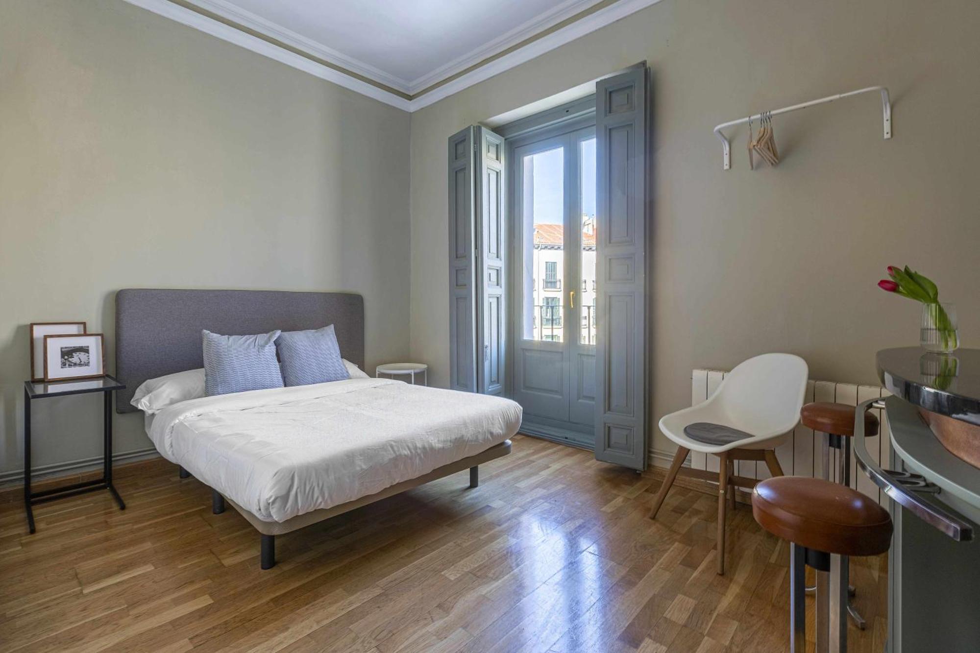 Sol Y Tirso Rooms Madrid Exterior photo