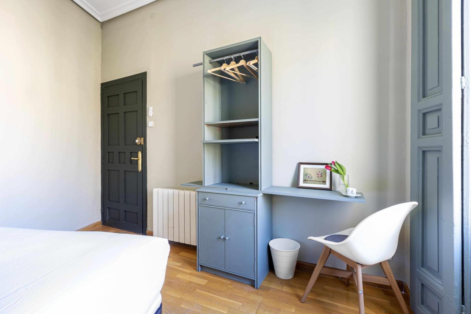 Sol Y Tirso Rooms Madrid Exterior photo