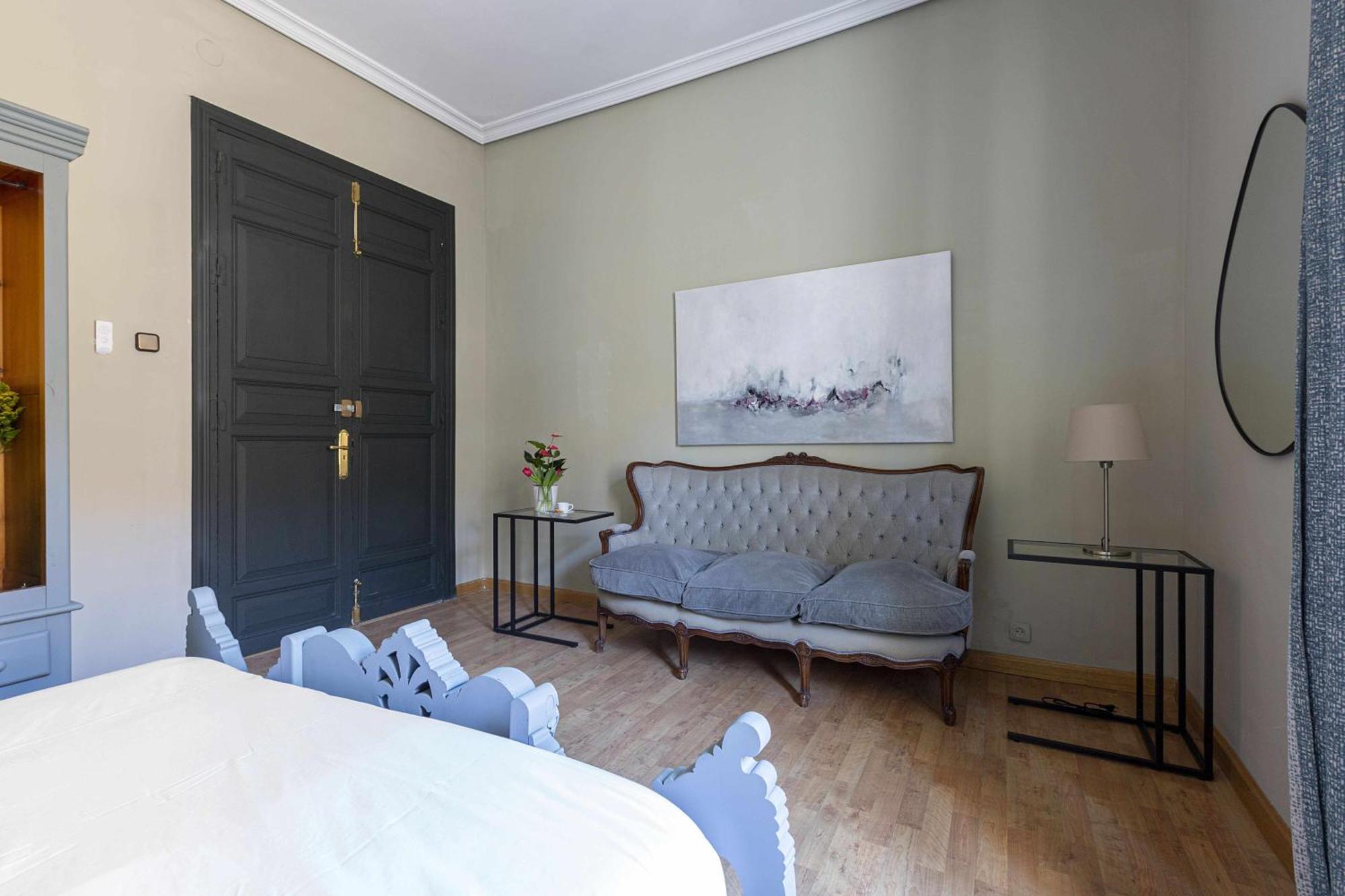 Sol Y Tirso Rooms Madrid Exterior photo