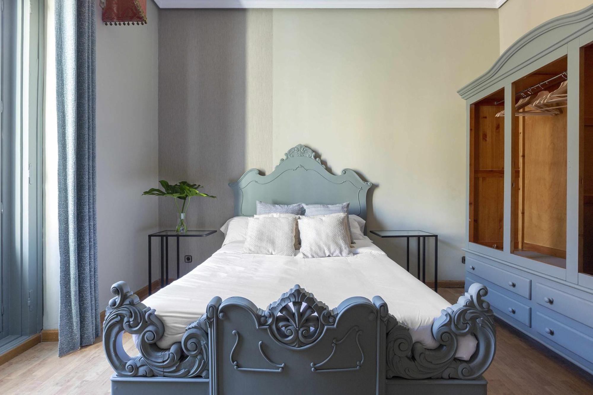 Sol Y Tirso Rooms Madrid Exterior photo