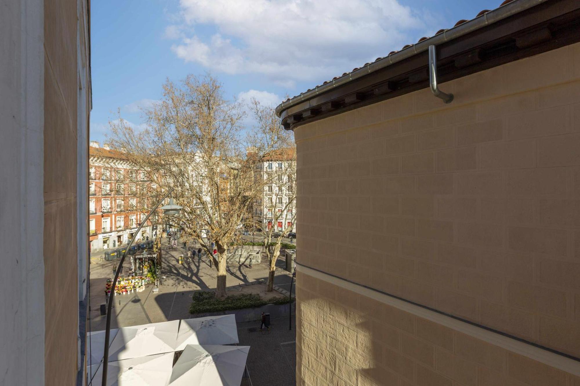 Sol Y Tirso Rooms Madrid Exterior photo