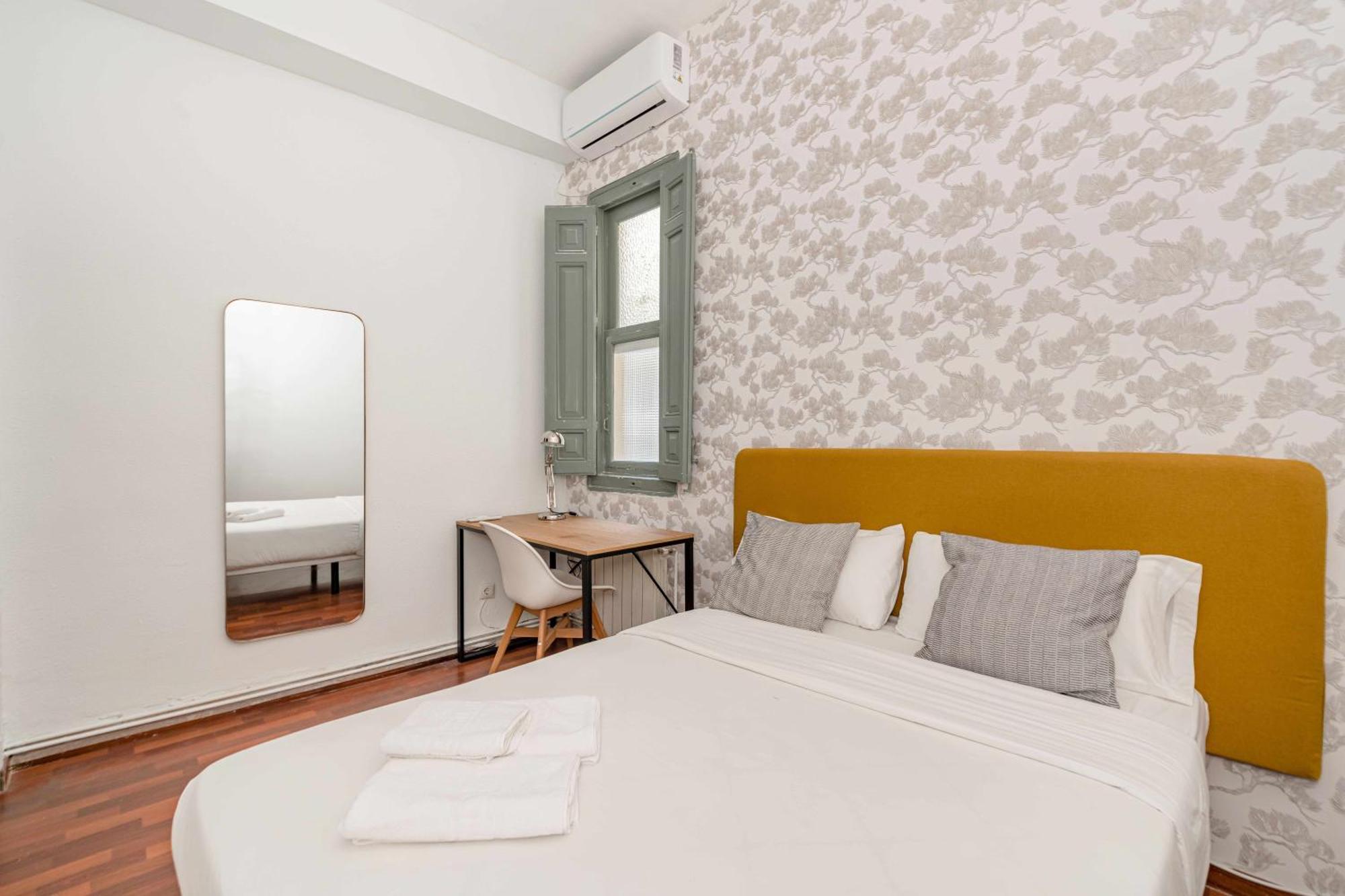 Sol Y Tirso Rooms Madrid Exterior photo
