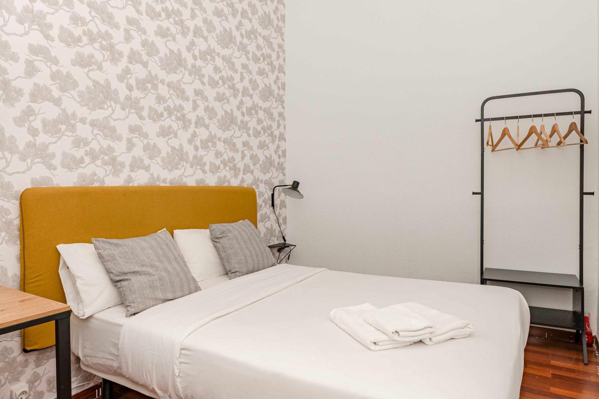 Sol Y Tirso Rooms Madrid Exterior photo